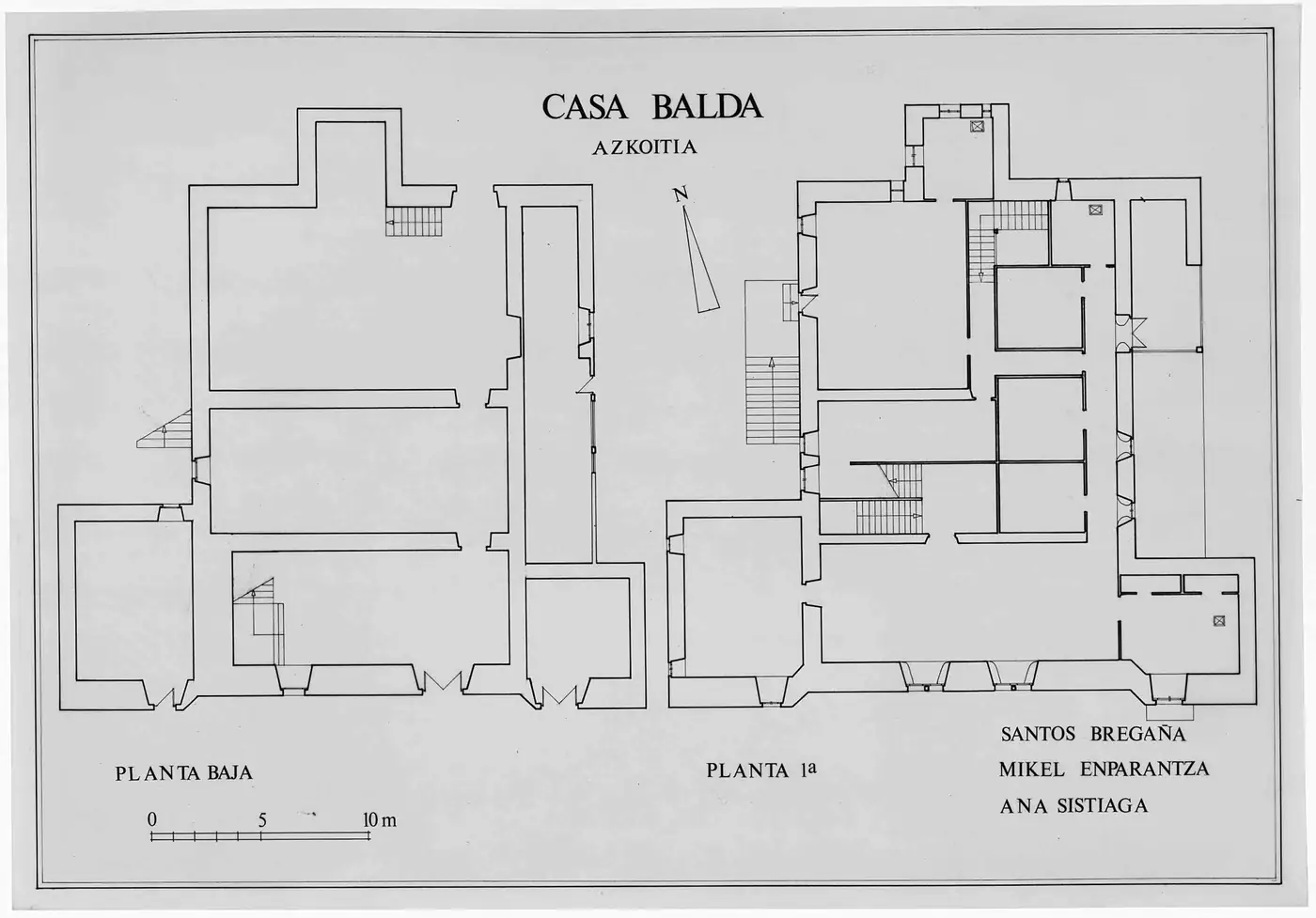 Plantas baja y primera de la casa de Balda, en un levantamiento de planos hecho en la década de 1980.