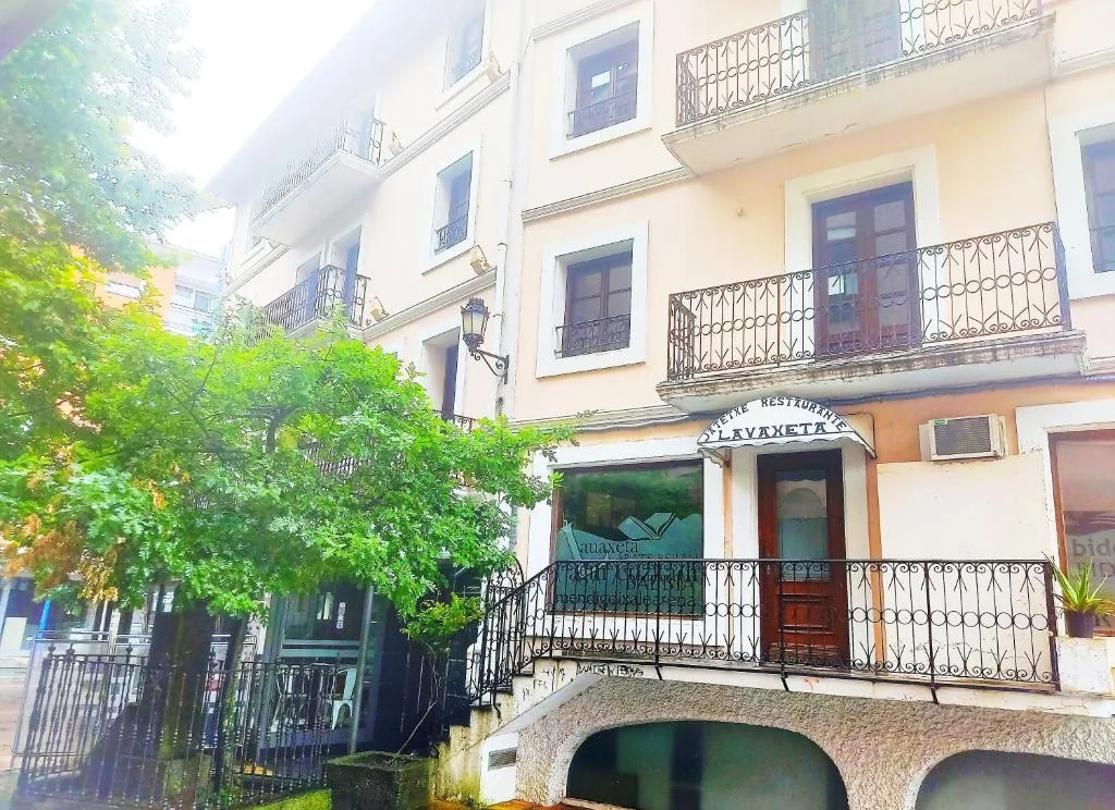 LAUAXETA
