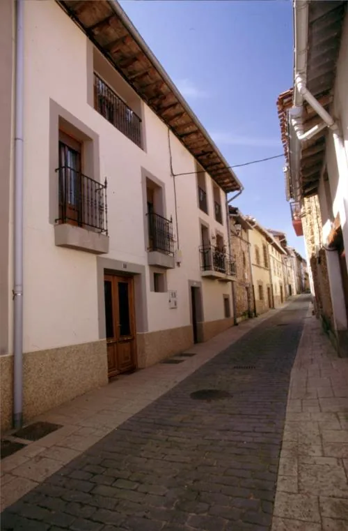 VALDEREJO ETXEA en Valdegovía / Gaubea — entorno (8 de 9)