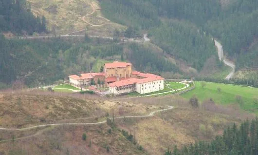 Monasterio de Zenarruza en Ziortza-Bolibar — oficial (1 de 3)