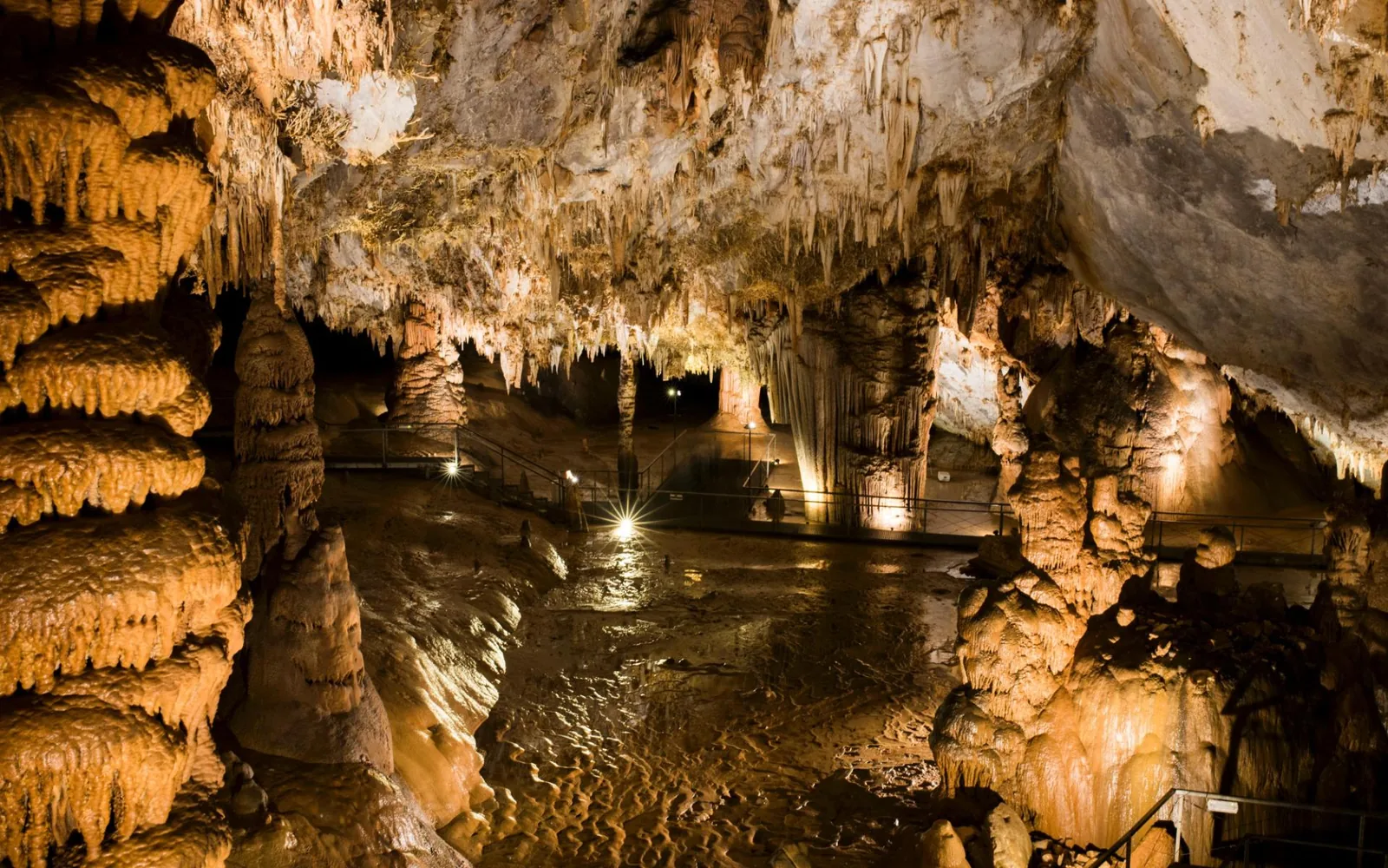 Cuevas de Pozalagua