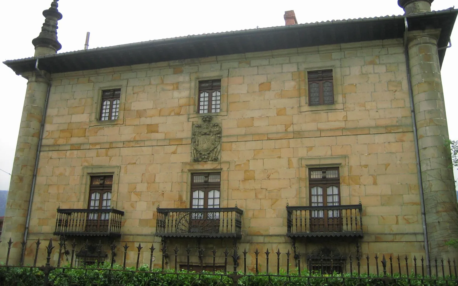 Palacio de Tola