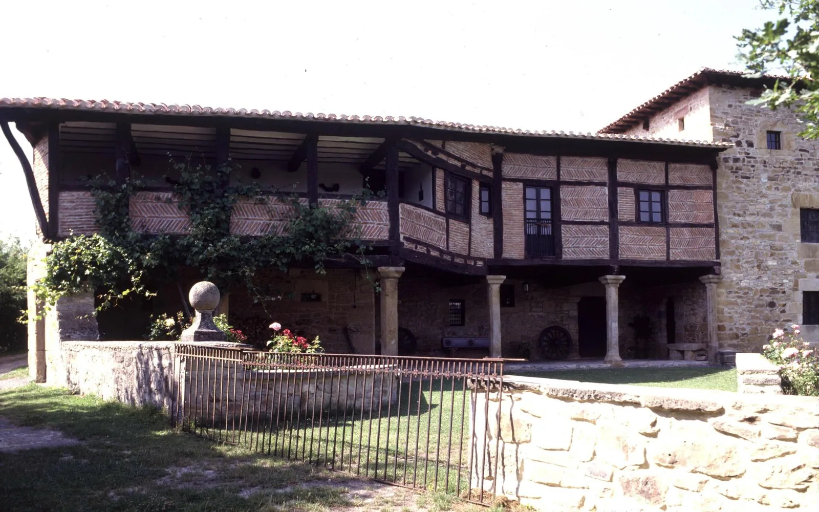 Casa Bolo de Larrea