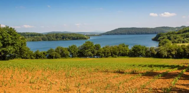 Descubriendo el embalse de manera activa