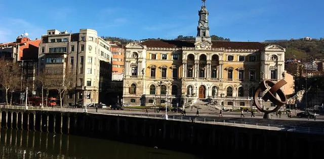 Museo Guggenheim & Bilbao en kayak