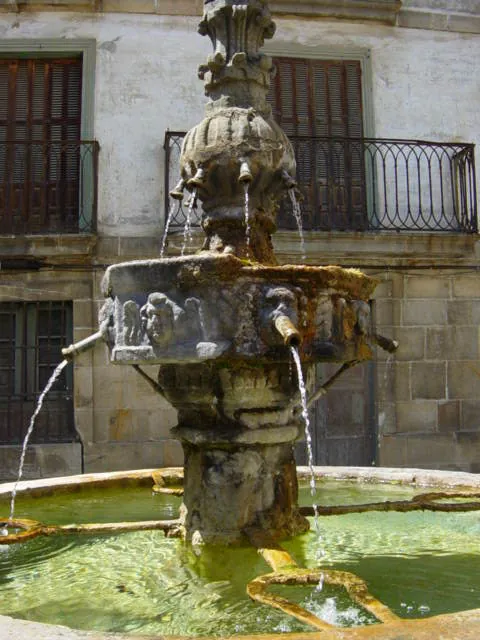 Fuente de los 12 Caños