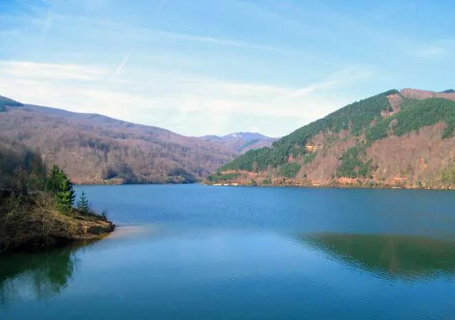 Embalse de Urdalur