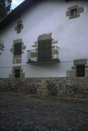 Fuente de Aozaratza
