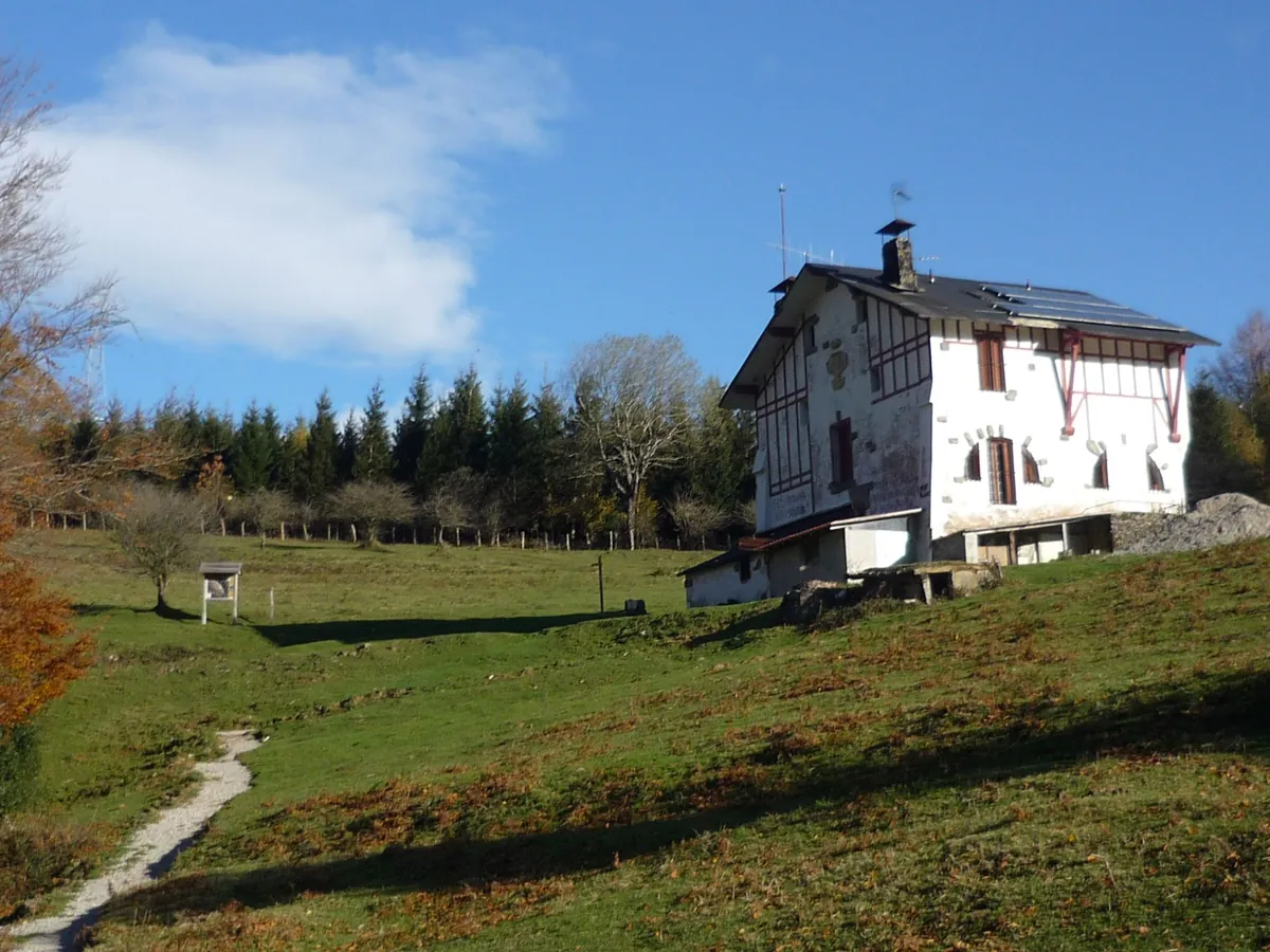 Refugio de Lizargarate (san Adrian)